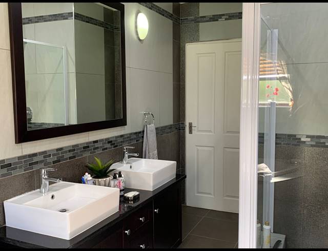5 BEDROOM HOUSE FOR SALE IN GREENHILLS